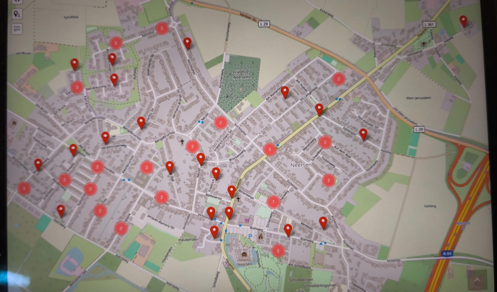 Neersen trödelt - Kramen, Klönen, Kaufen - Hoftrödel im ganzen Ort