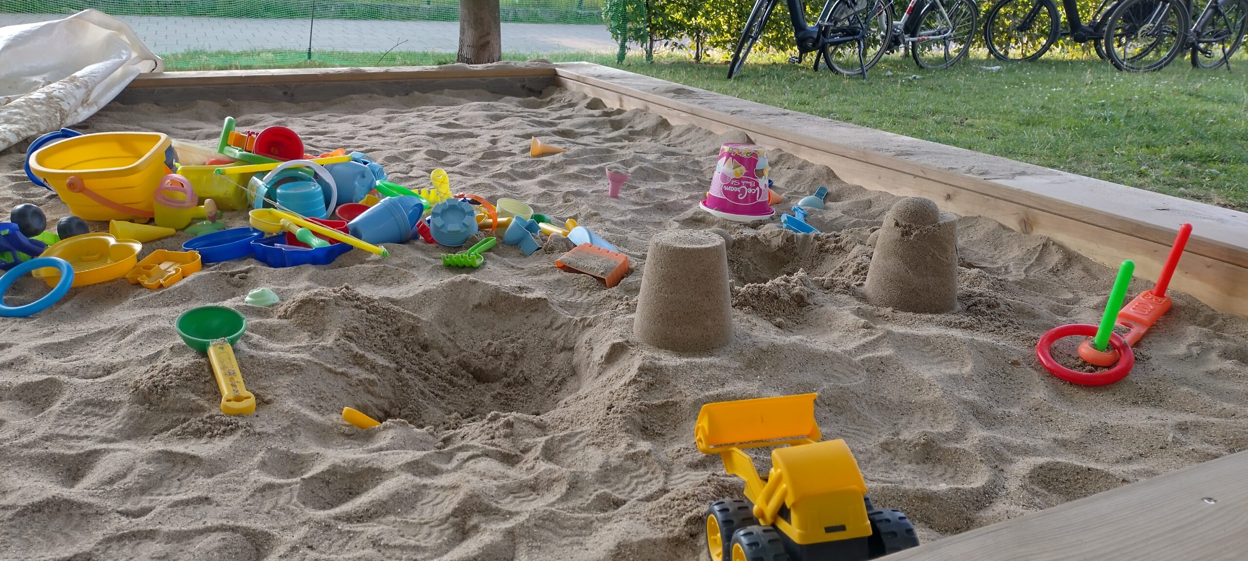 Sandkasten für die Kleinsten - Treffpunkt für Alle